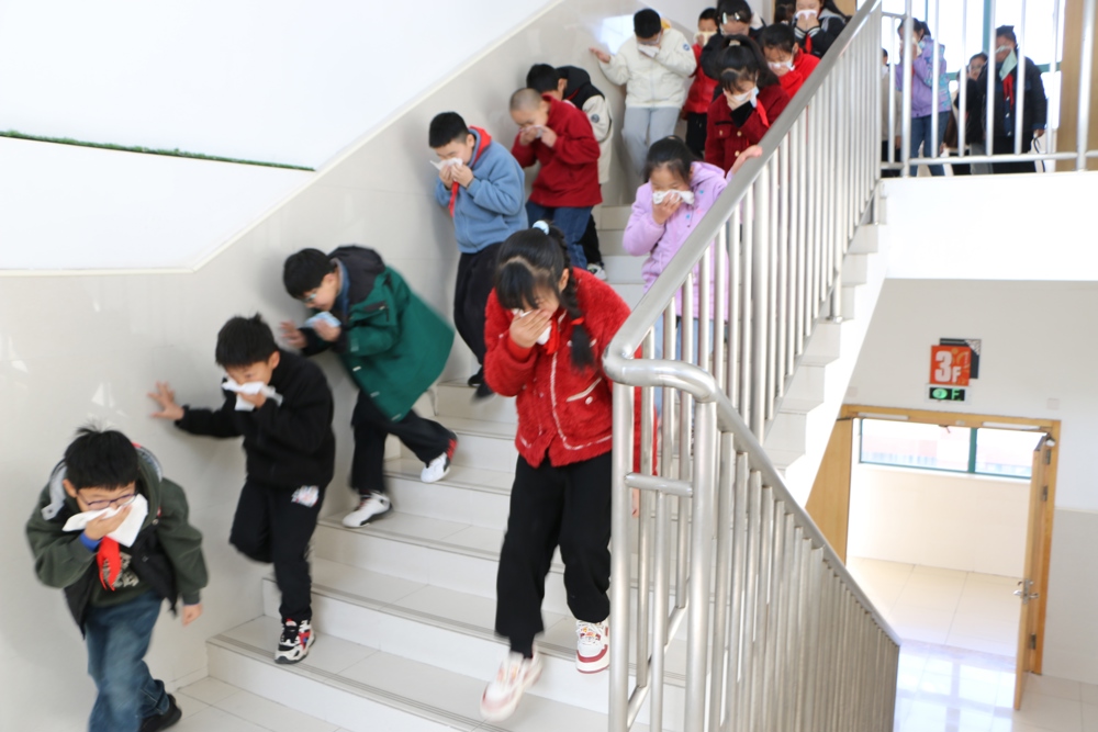 学生疏散演练