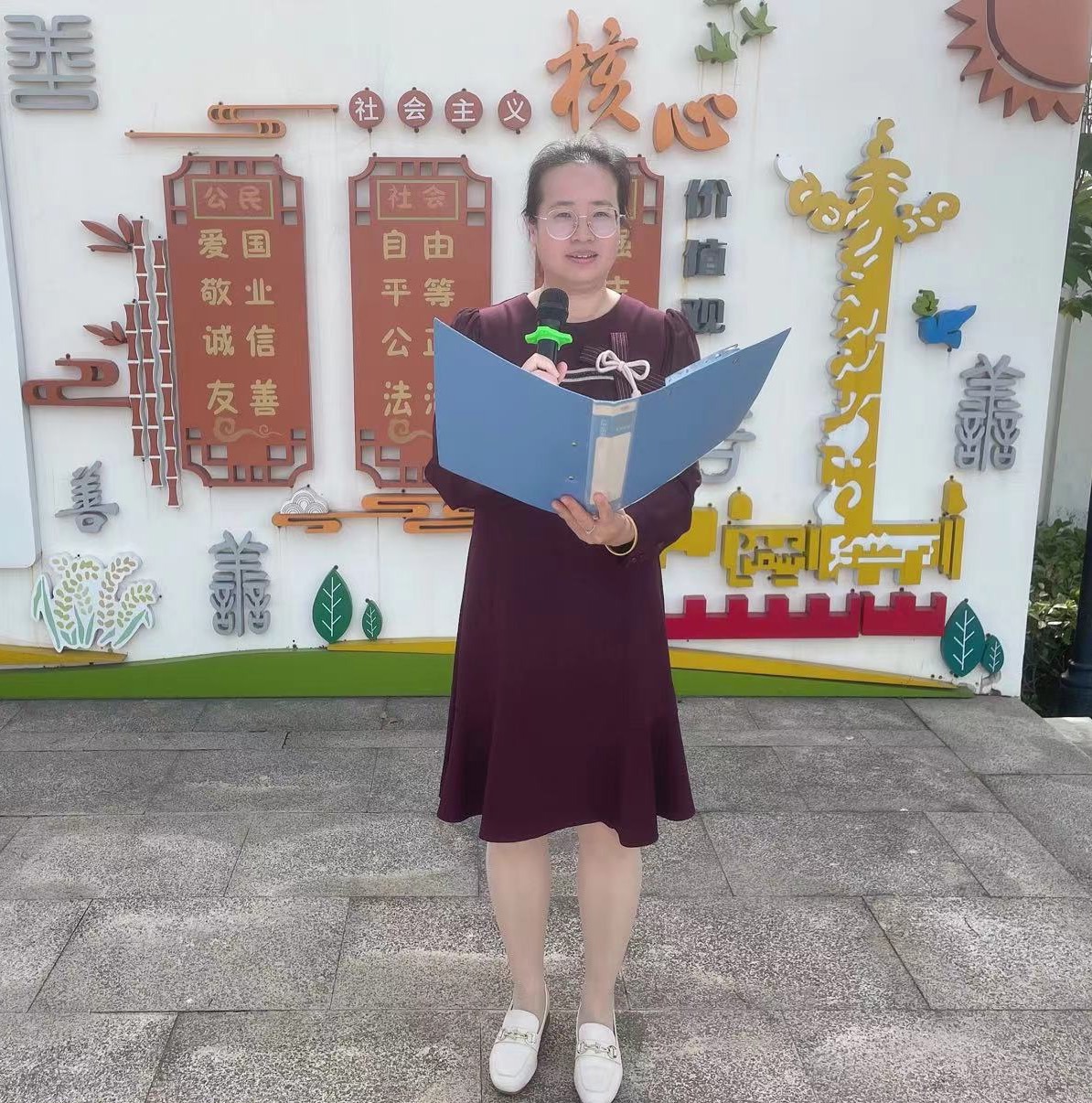 陆金珍老师图